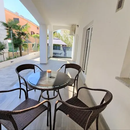Amra In For Max 27 Persons Hotel 3*