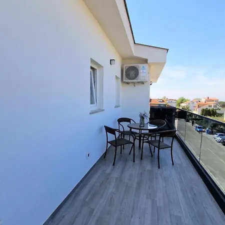 Hotel Amra In For Max 27 Persons Poreč