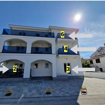 Amra In For Max 27 Persons Guest house Porec