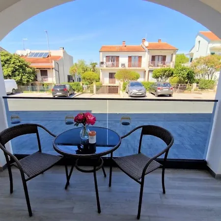 Guest house Amra In For Max 27 Persons Porec