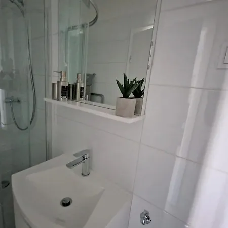 Guest house Amra In For Max 27 Persons *