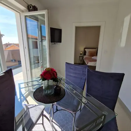 Amra In For Max 27 Persons Guest house Porec