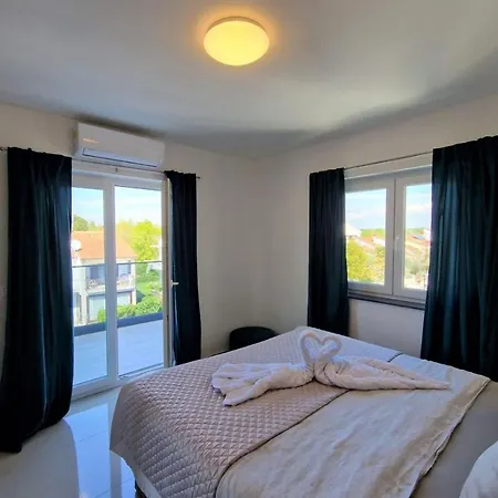 Amra In For Max 27 Persons * Porec