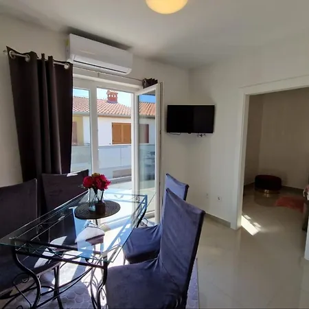 Guest house Amra In For Max 27 Persons *