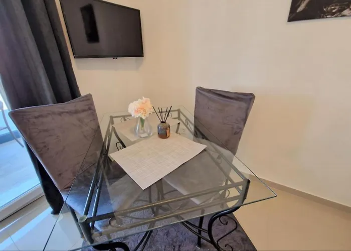 Amra In For Max 27 Persons Hotel 3*