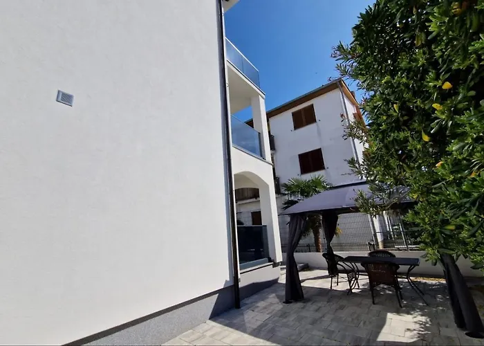 Amra In For Max 27 Persons Porec