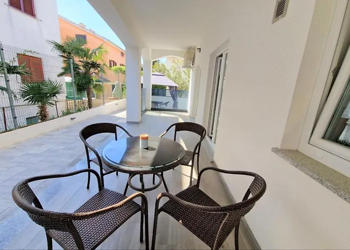 Amra In For Max 27 Persons Hotel 3*