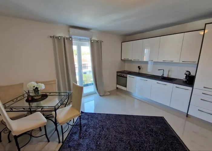 Amra In For Max 27 Persons Hotel 3*