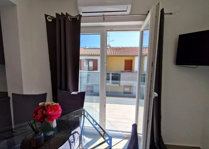 Amra In For Max 27 Persons Hotel 3*