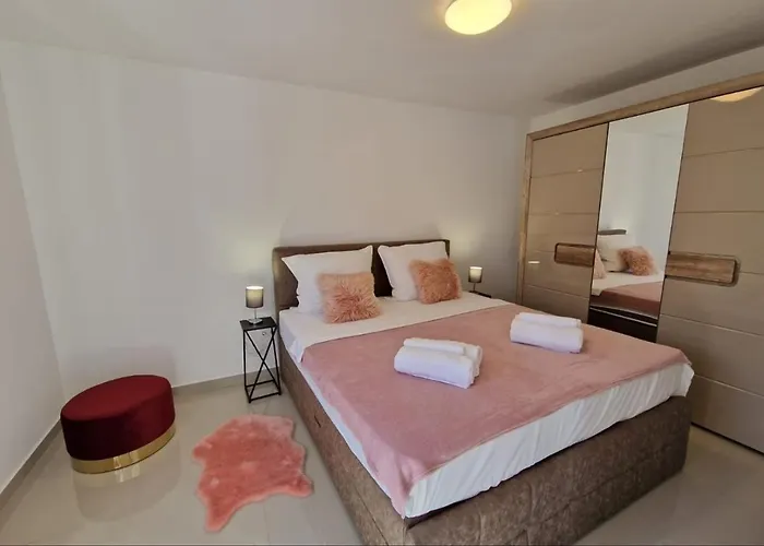 Amra In For Max 27 Persons Hotel Porec