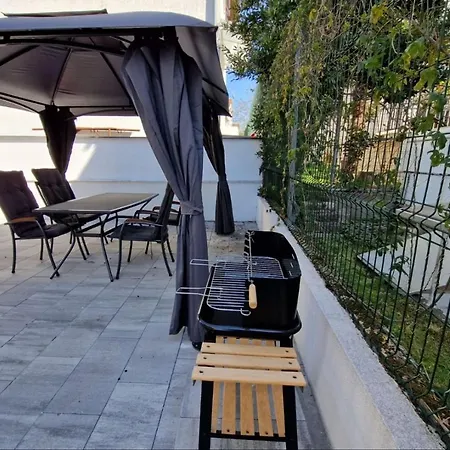 Hotel Amra In For Max 27 Persons