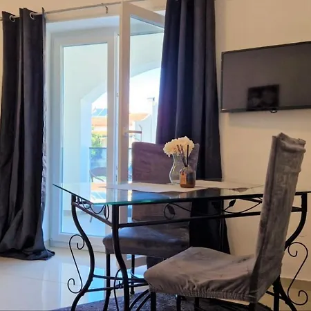 Hotel Amra In For Max 27 Persons Poreč