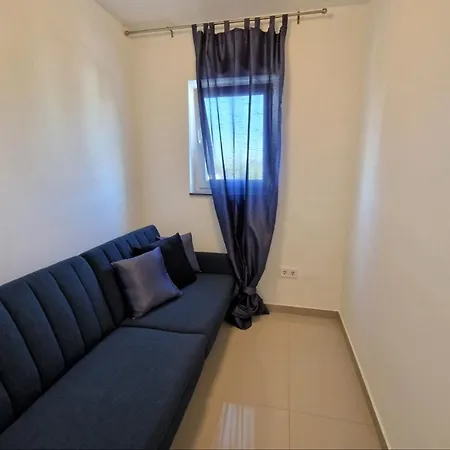 Hotel Amra In For Max 27 Persons